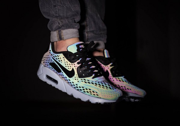 Nike Air Max 90 Ultra Moire "Iridescent" 2