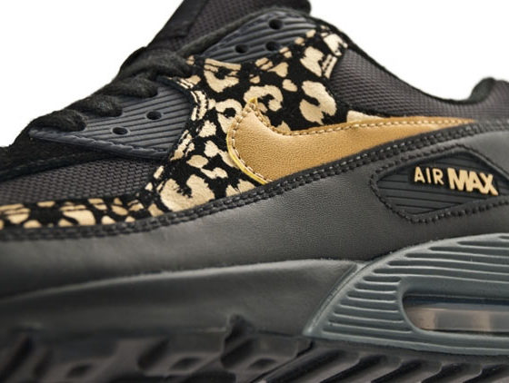 nike air max dia black and gold