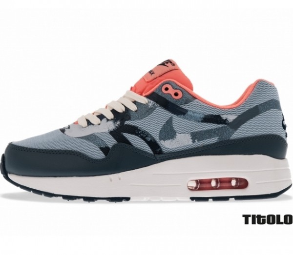 air max 1 pink and blue