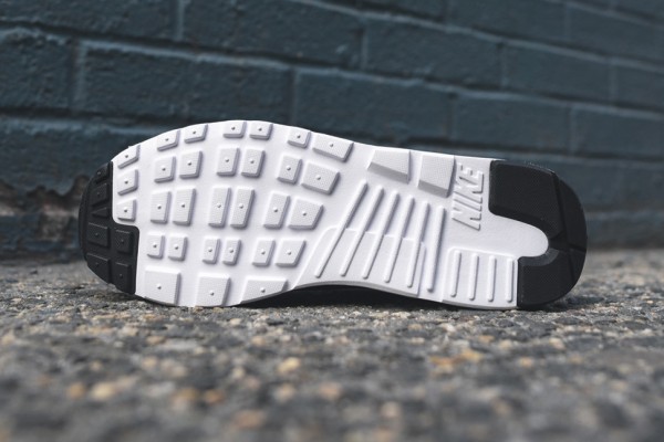 Nike Air Max Tavas Essential “Midnight Navy” 5