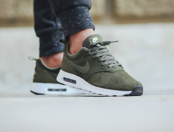 Nike Air Max Tavas Leather - Cargo Khaki/Medium Olive-White 2