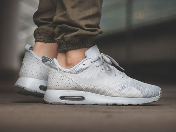 Nike Air Max Tavas "Pure Platinum"