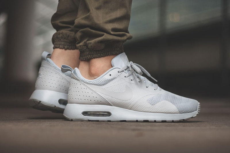 Nike Air Max Tavas "Pure Platinum"