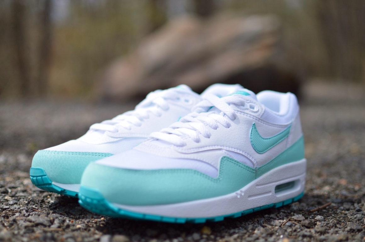nike air max plus white and teal