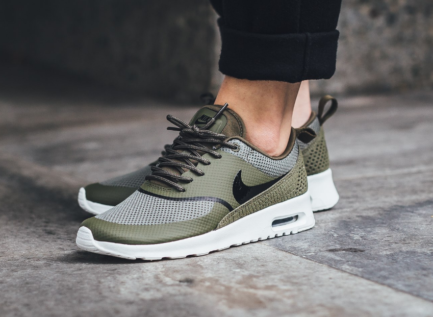 air max thea - sneakers laag - medium olive/black/summit white