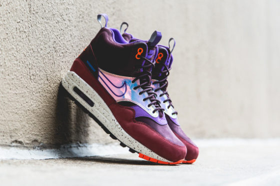 burgundy nike air max womens